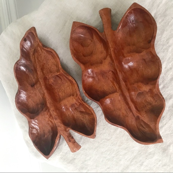 Set of 2 • Vintage Wooden Leaf Catch All Dishes - Picture 3 of 7